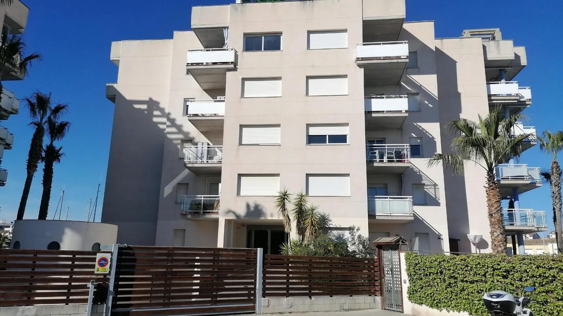2201 - Port Canigo Bloc-Ii 401, Cerca De Un Parque Natural Para Practicar Senderismo, Btt O Windsurf. Gran Zona Ajardinada. - Es-258-130 Roses Apartment