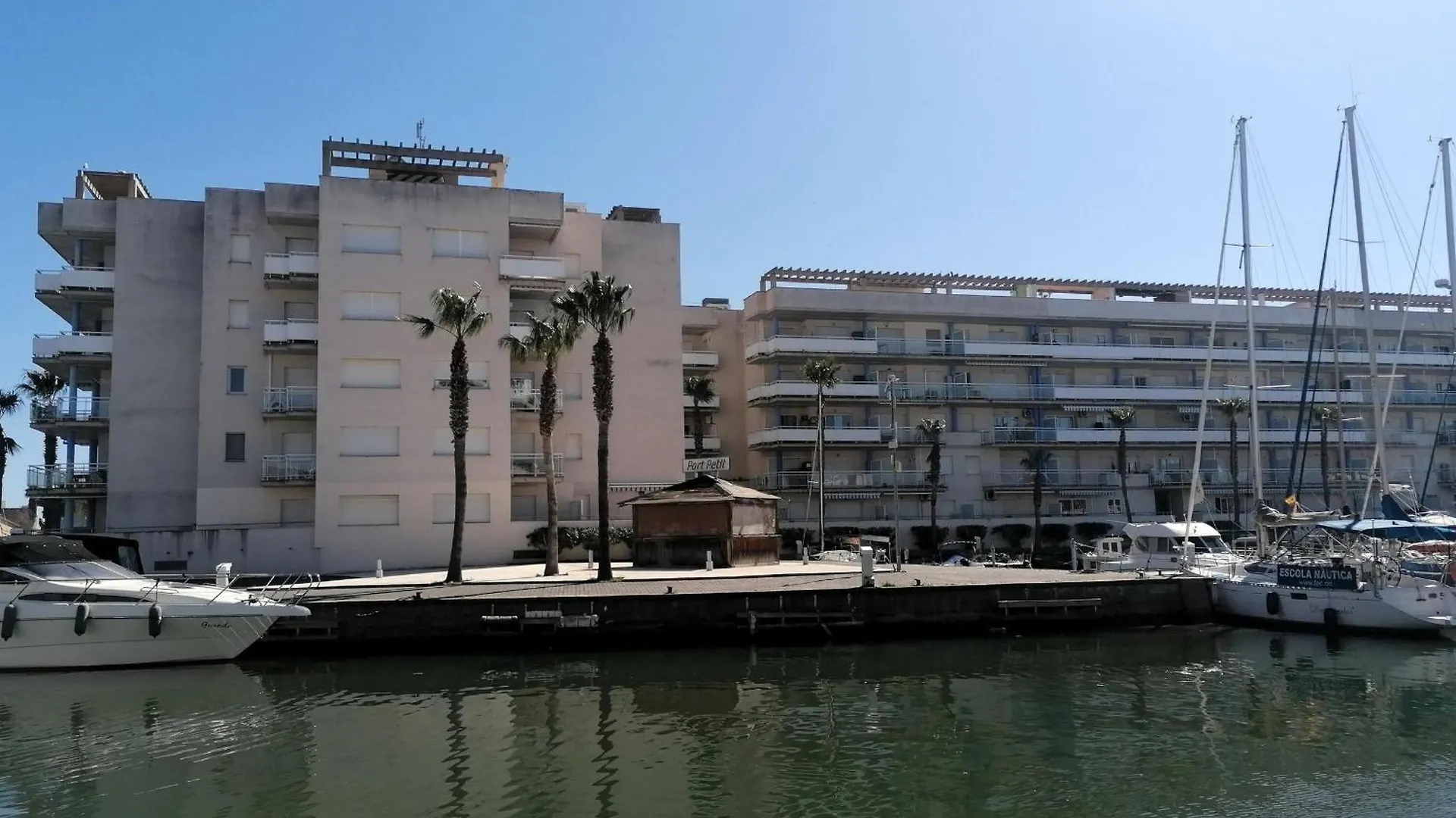 Apartment 2201 - Port Canigo Bloc-Ii 401, Cerca De Un Parque Natural Para Practicar Senderismo, Btt O Windsurf. Gran Zona Ajardinada. - Es-258-130 Roses Spain