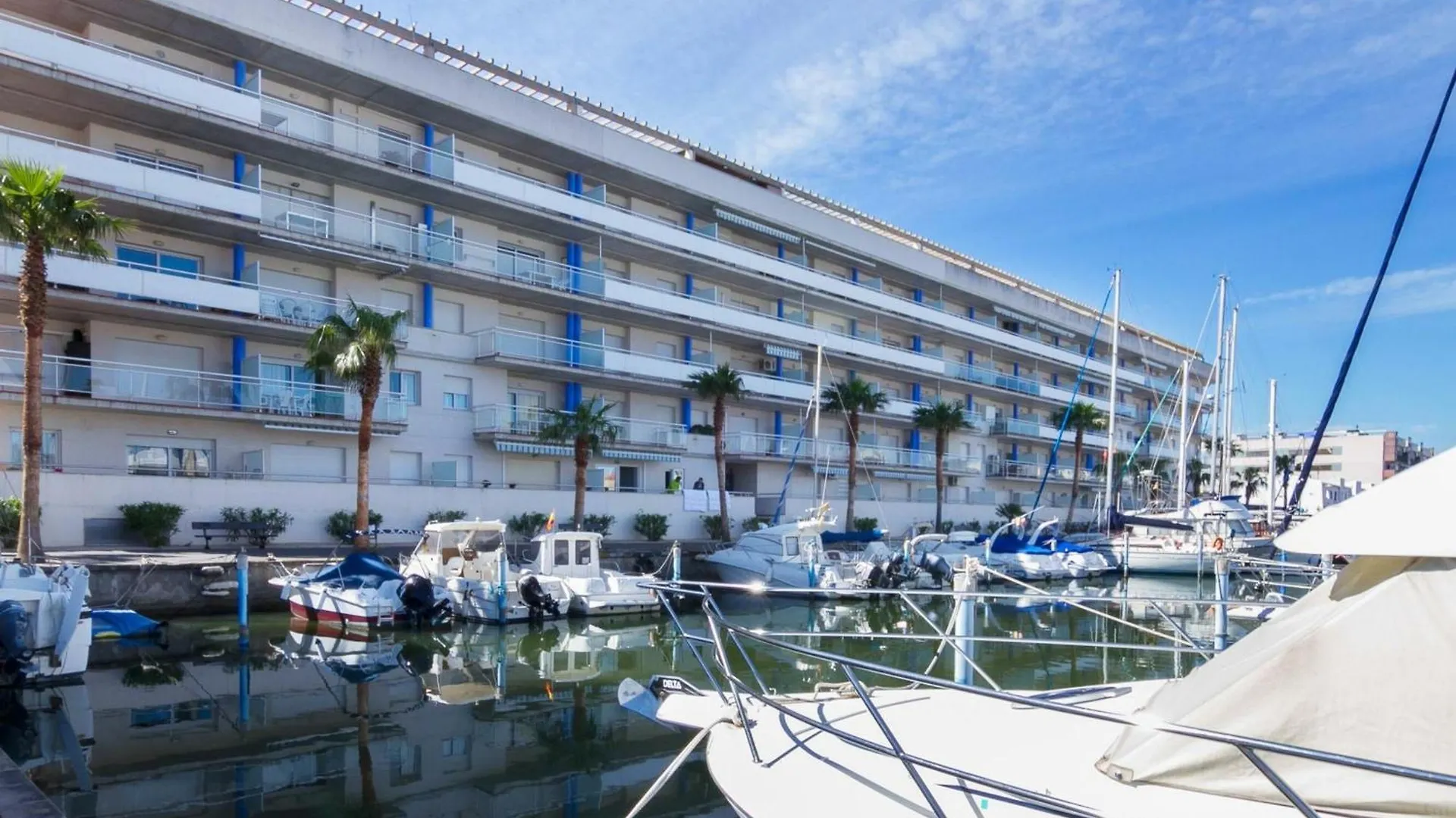 Apartment 2201 - Port Canigo Bloc-Ii 401, Cerca De Un Parque Natural Para Practicar Senderismo, Btt O Windsurf. Gran Zona Ajardinada. - Es-258-130 Roses
